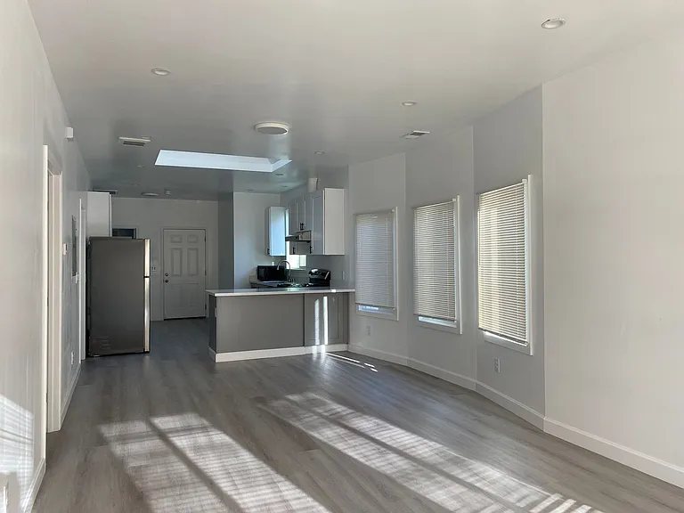 1711 Bridge Ave — Photo 2