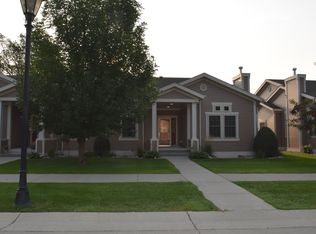 1393 Highpointe Dr N, Fargo, ND 58102