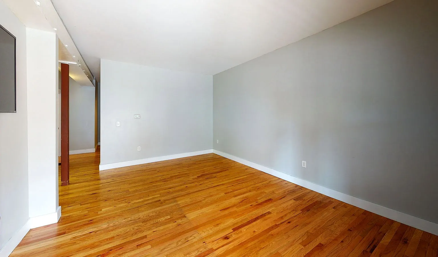 2 bed, 1.0 bath, $1,250 — Photo 3