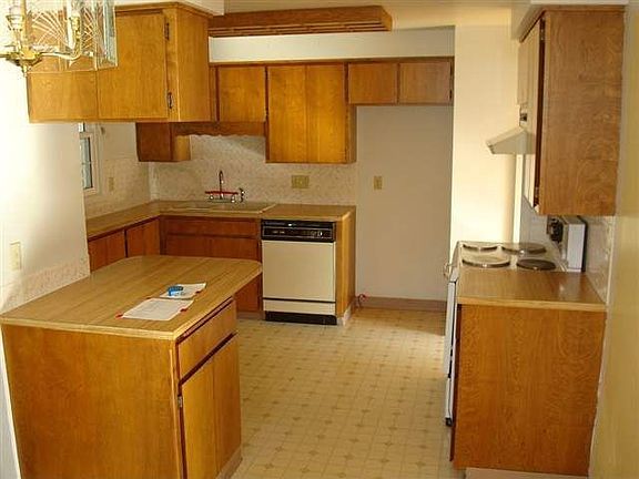 2nd image of 5906 N Braeburn Dr