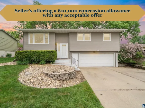 805 S Rohl Dr, Sioux Falls, SD 57103