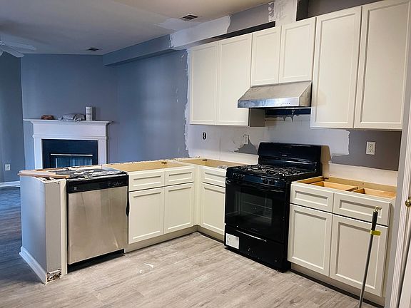 4th image of 1514 Cove Creek Cir