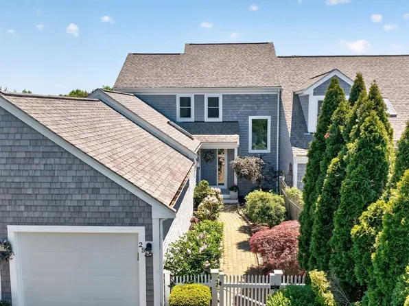 25 Pinchion Vale #25, Plymouth, MA 02360