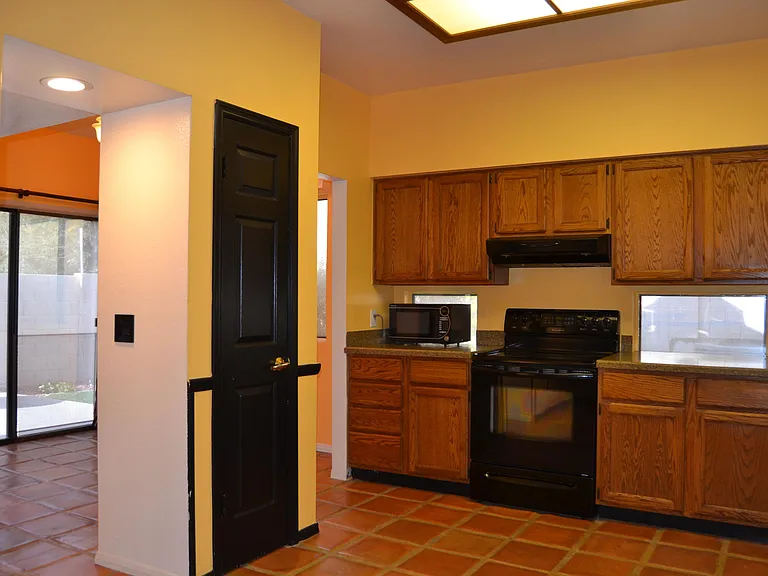 4648 W Harrison St — Photo 17