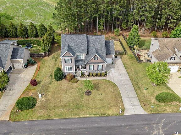 3rd image of 336 Ainsley Ct