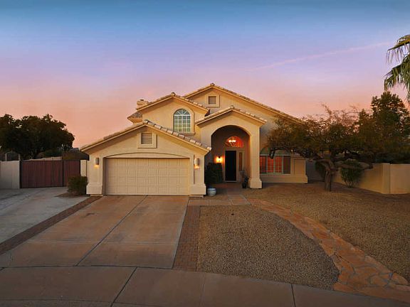 2nd image of 566 W Casa Grande Lakes Blvd N