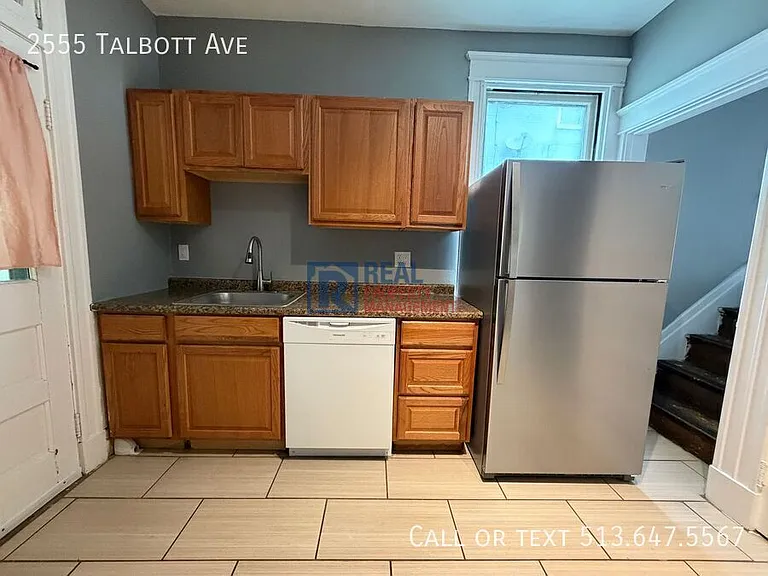 2555 Talbott Ave — Photo 7