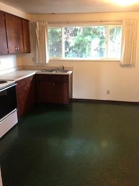 2nd image of 440 Madison St APT 12