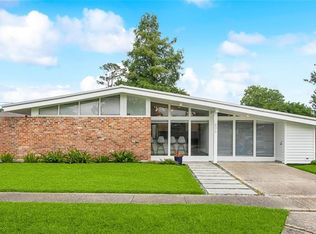 606 Stratford Dr, Harahan, LA 70123