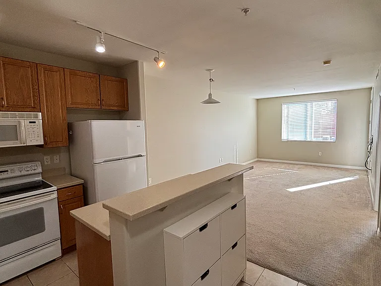 1601 India St #403 — Photo 6