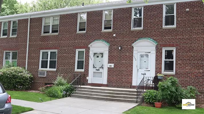 1st image of 2046 E 59th St #167C