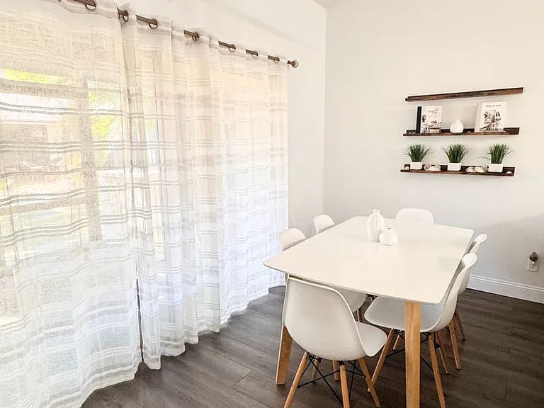 654 Capistrano Ct — Photo 5