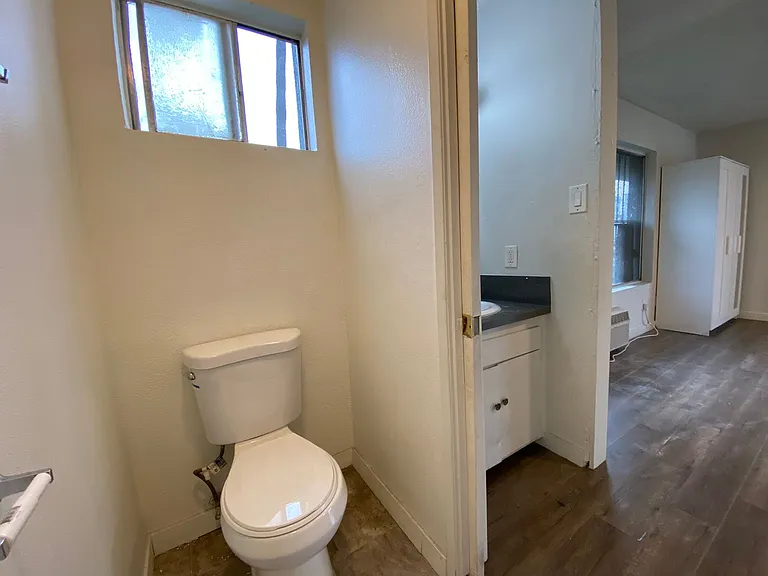 981 Elden Ave #18 — Photo 16