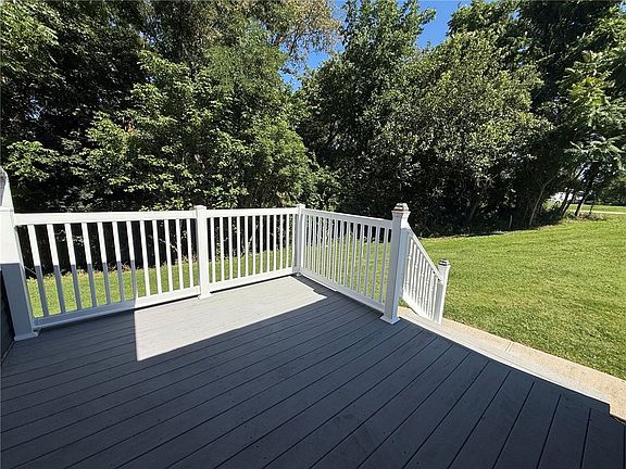 4th image of 905 W Wylie Ave