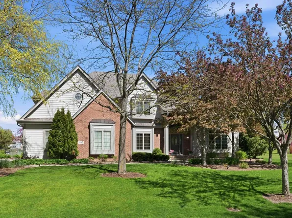 1267 Mary Hill CIRCLE, Hartland, WI 53029