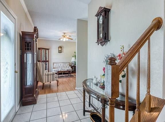 5th image of 1201 Holly Hill Dr