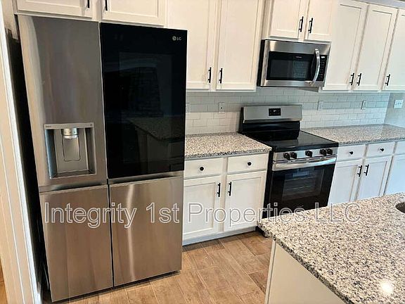 5th image of 7545 McCormick Dr