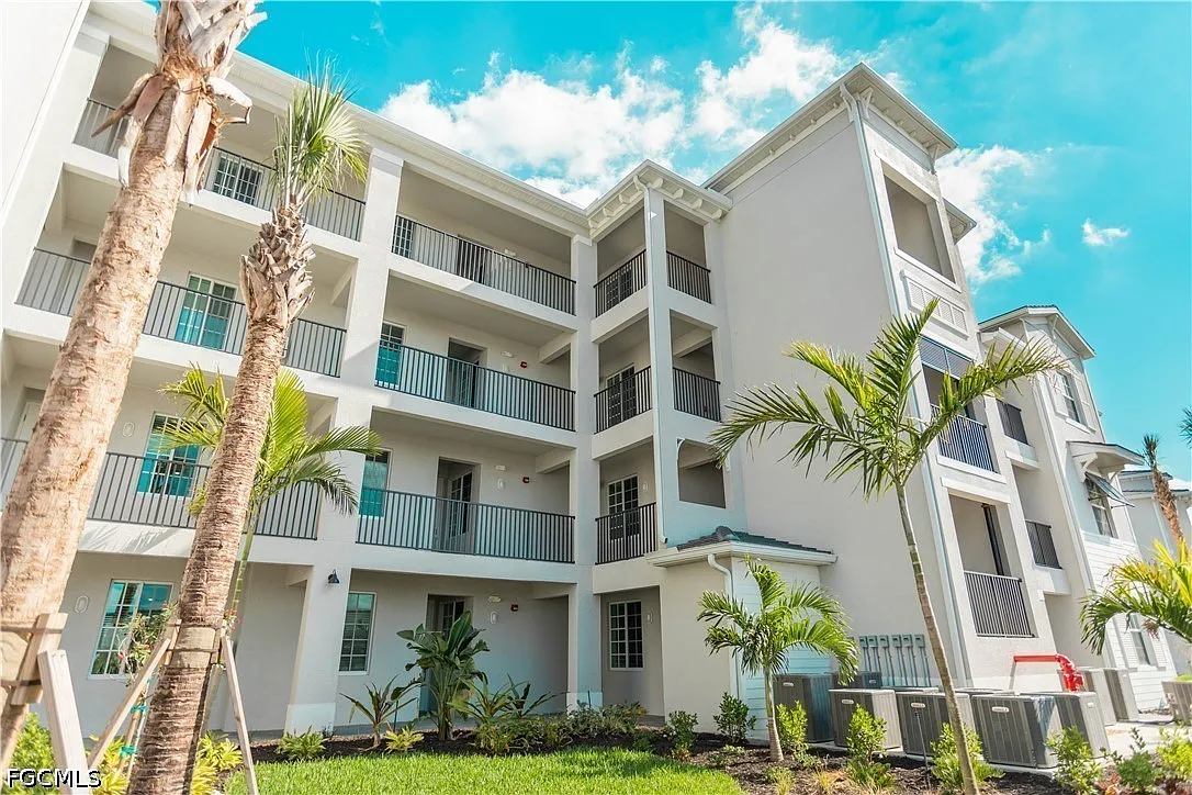 2 bed, 2.0 bath, 1120 sqft, $1,800 — Photo 1