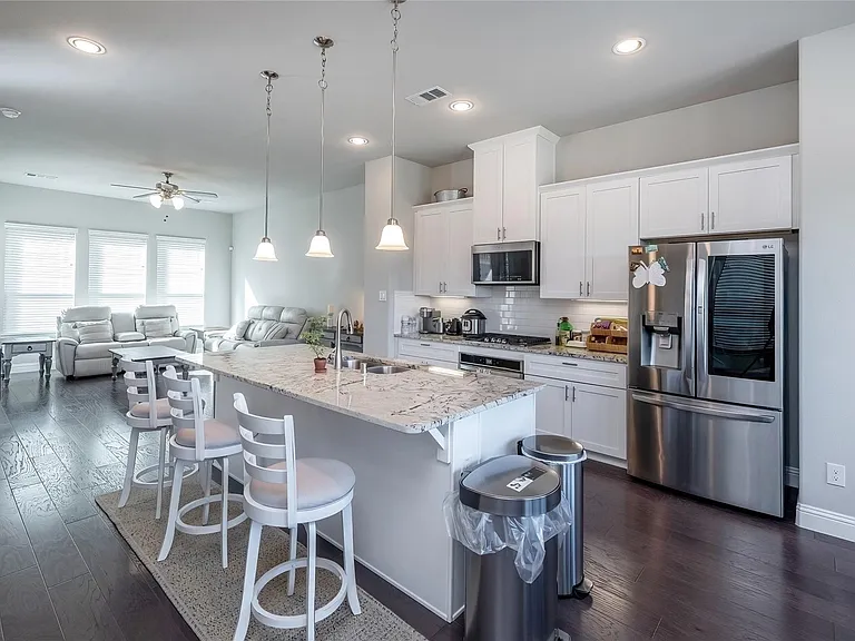 2421 Springhill Ave — Photo 8