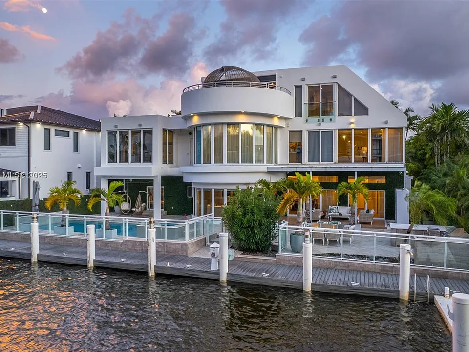 1319 Seminole Dr
