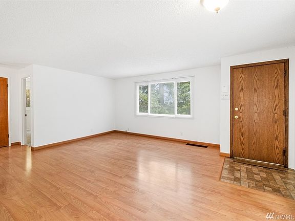 4th image of 21131 31st Ave S