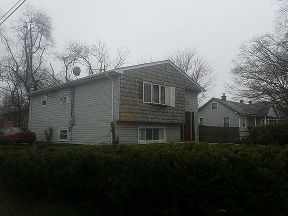 2nd image of 28 Jamaica Ave