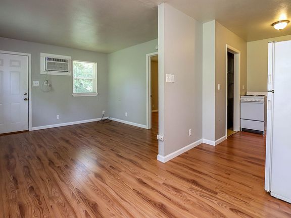 3rd image of 804 Hunt Ave APT 7