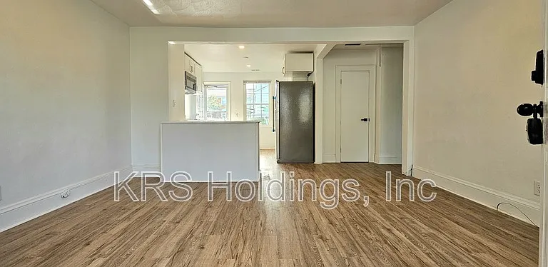 1267 Little Bay Ave — Photo 4