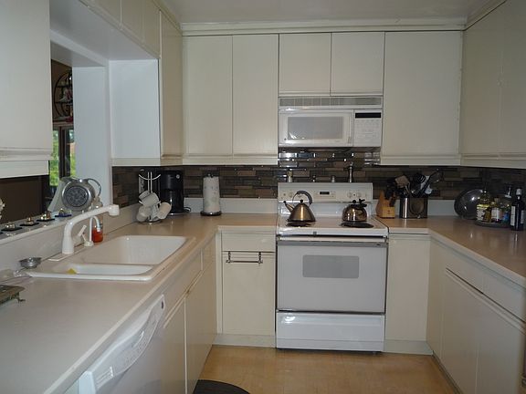 5th image of 616 S Orange Ave APT 5H