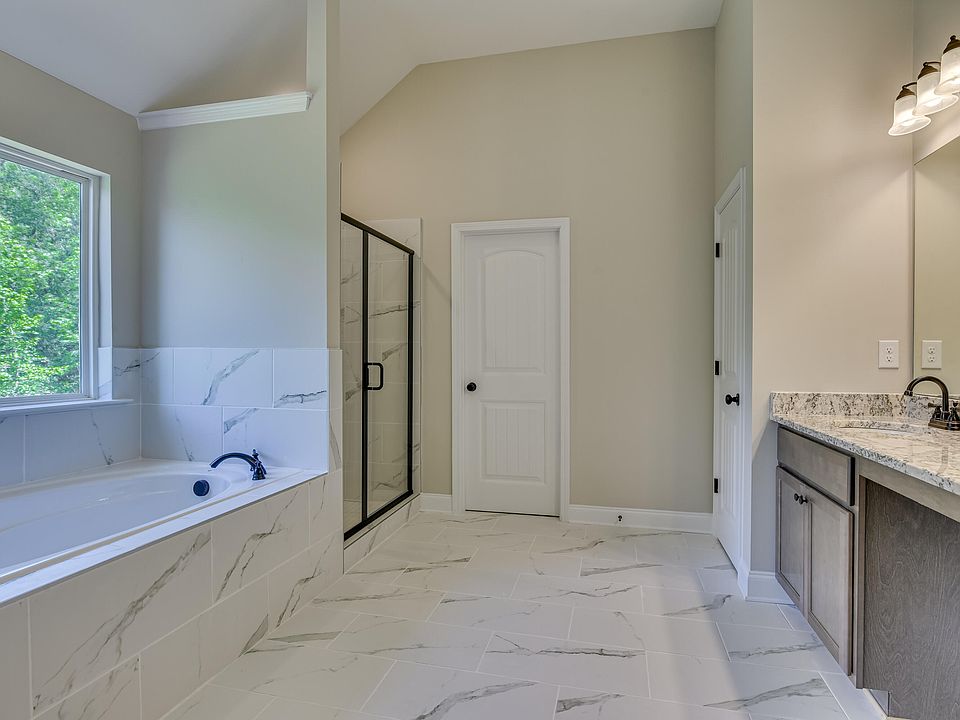 2nd image of 3920 Carolyn Street