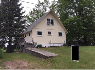 945 E Hess Lake Dr, Grant, MI