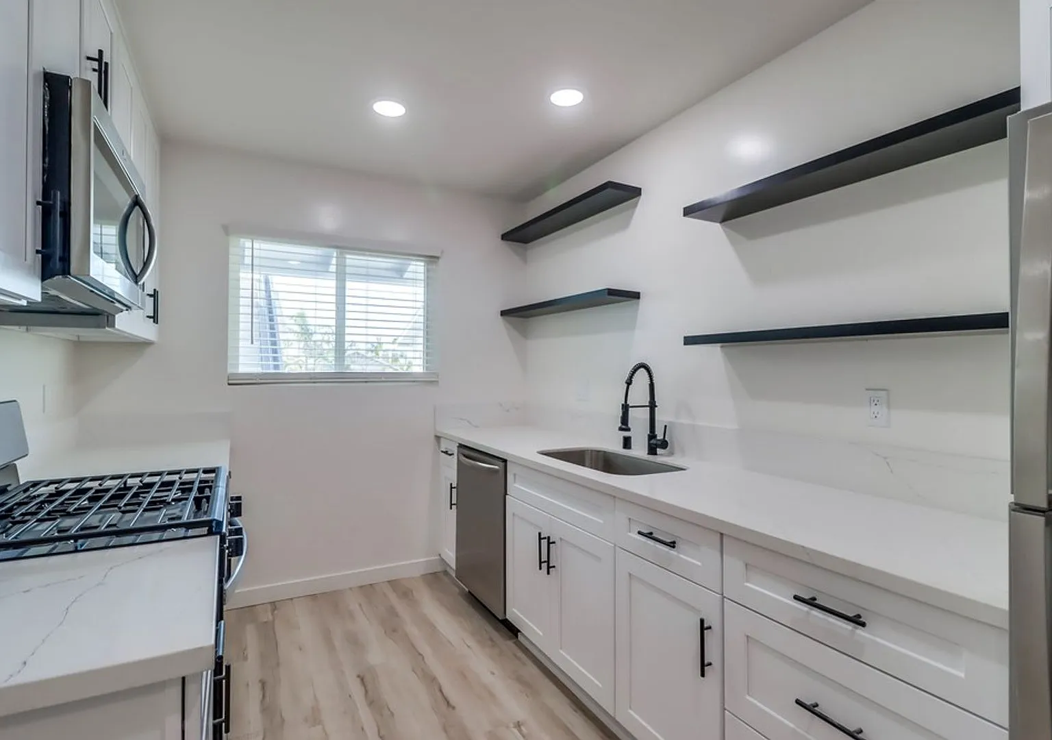 1468 Hornblend Street — Photo 1
