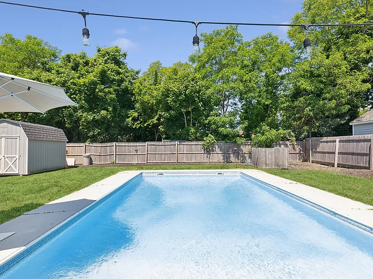 243 Sunset Ave — Photo 4