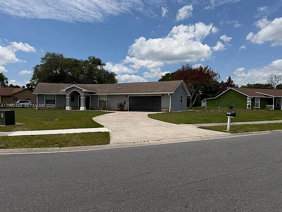 3rd image of 2356 Royale Oaks Blvd
