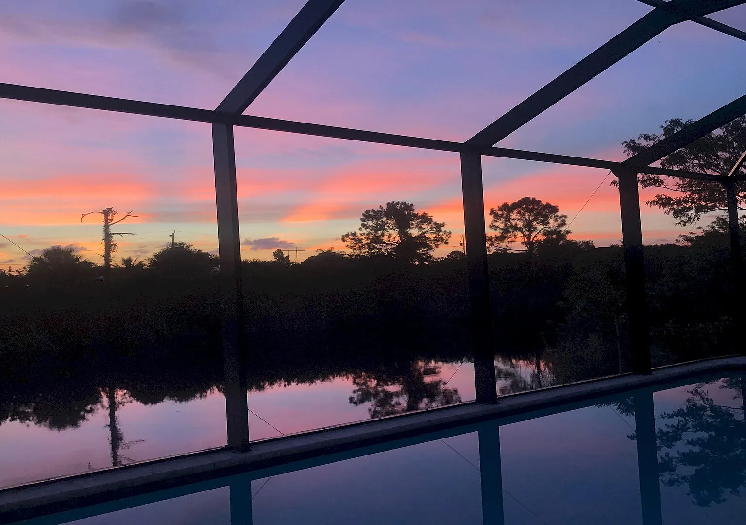 Phoenix, quite Area, Pool and great water few — Photo 1