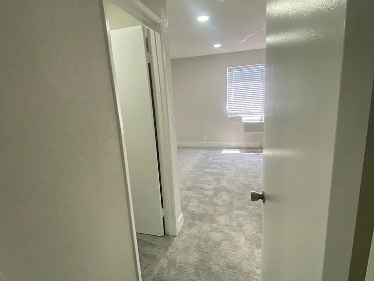 1509 E Harmon Ave — Photo 34