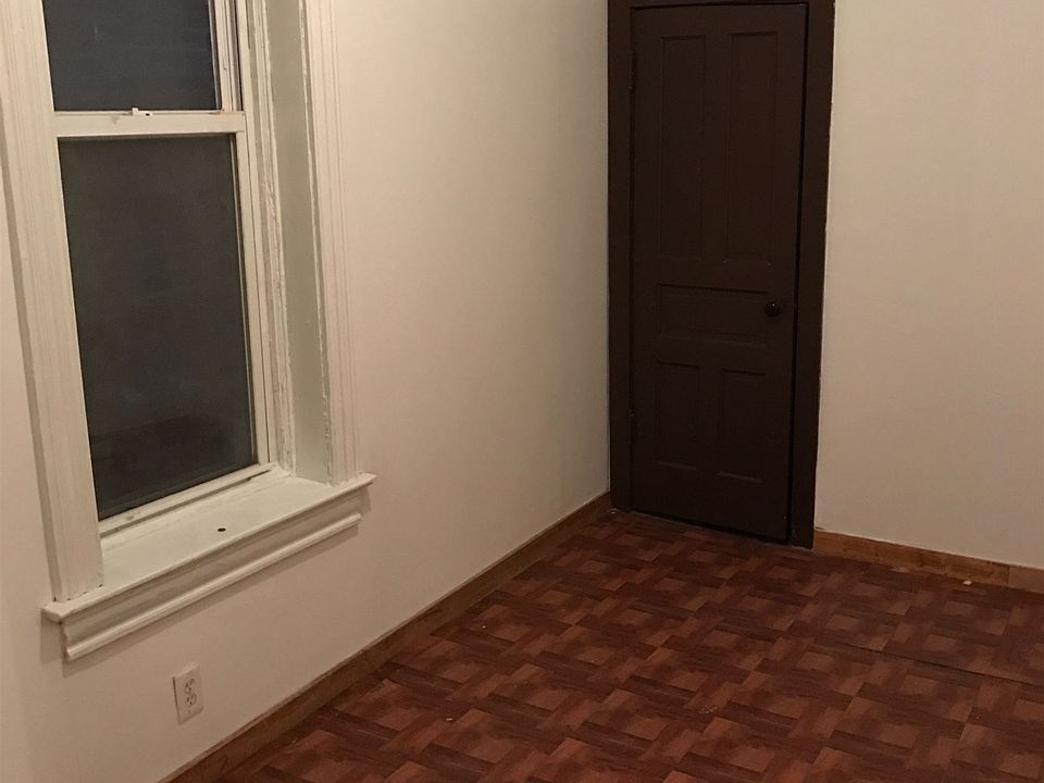 2nd image of 2220 S Hamlin Ave #1