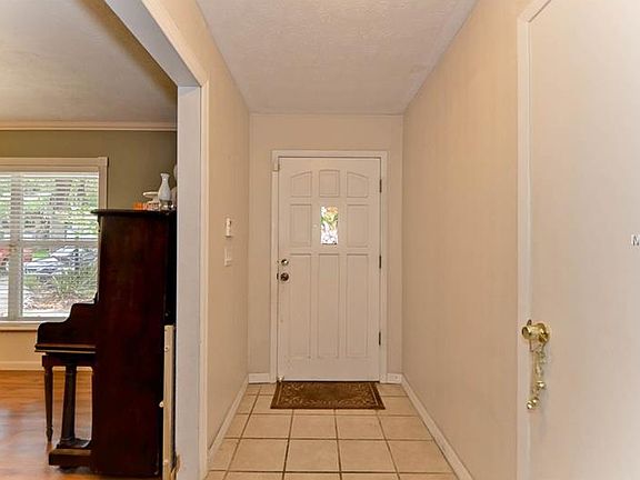 3rd image of 211 Hidden Lake Dr