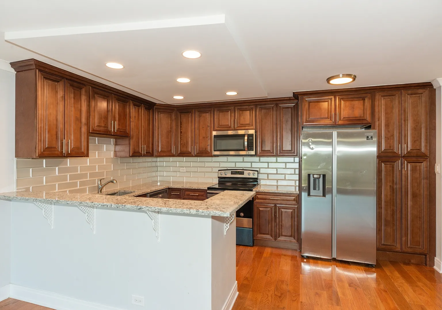 2 bed, 1275 sqft, $2,350 — Photo 2