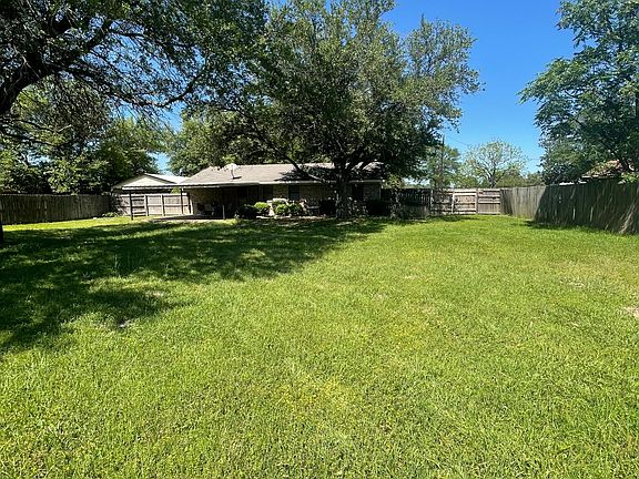 5th image of 4964 Woodcrest Dr