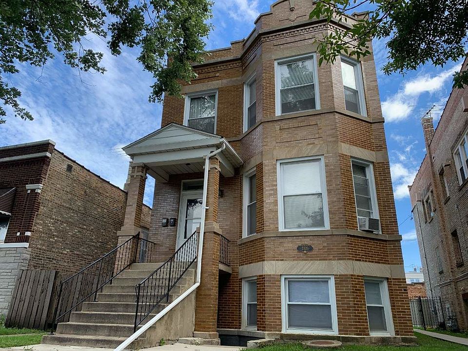 1st image of 2325 S Lombard Ave