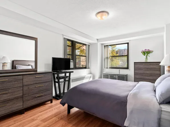 290 West 232nd Street image 9 of 10