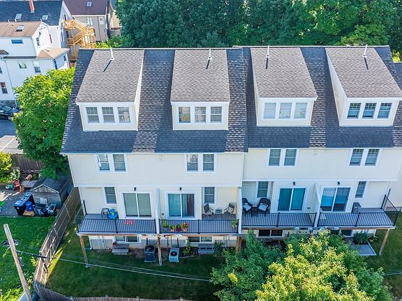 5th image of 14 1/2 Roundy St Unit 2