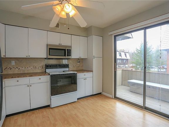 5th image of 51 Heritage Dr APT C