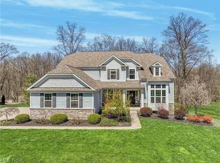 720 Joseph Dr, Aurora, OH 44202