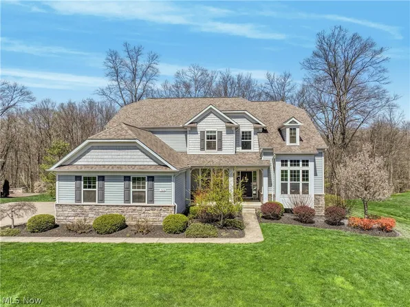 720 Joseph Dr, Aurora, OH 44202