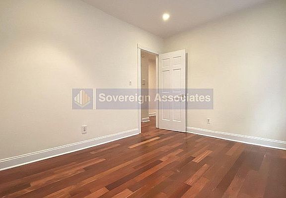 5th image of 30 Cooper St #1H
