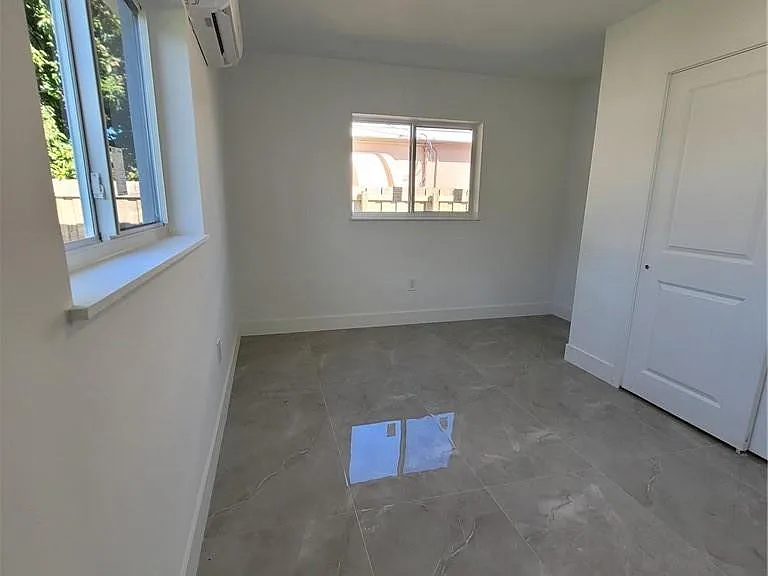 6041 SW 17th St — Photo 12