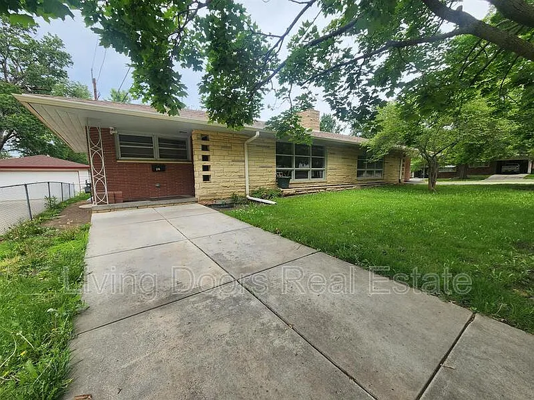 3868 Steele Ave — Photo 1