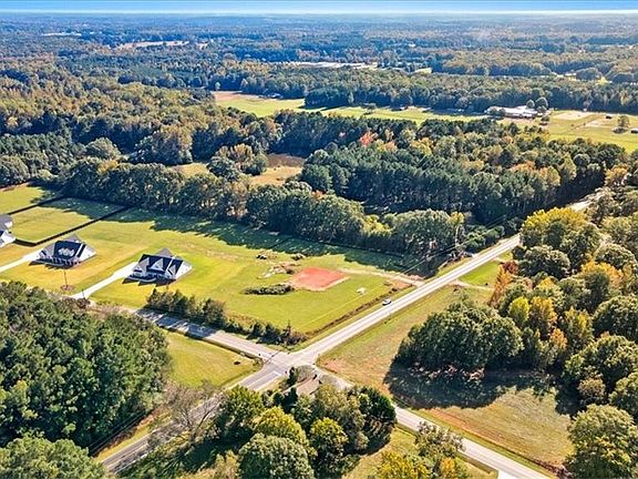 2nd image of 1217 Pleasant Valley Rd